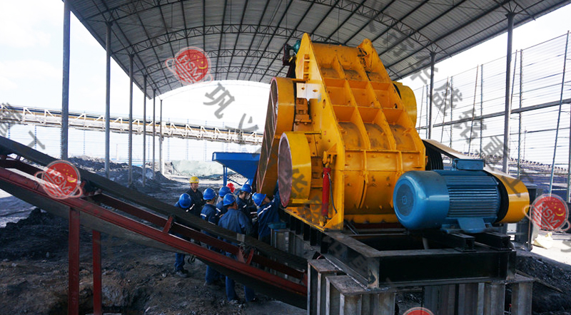 雙級粉碎機用戶現(xiàn)場